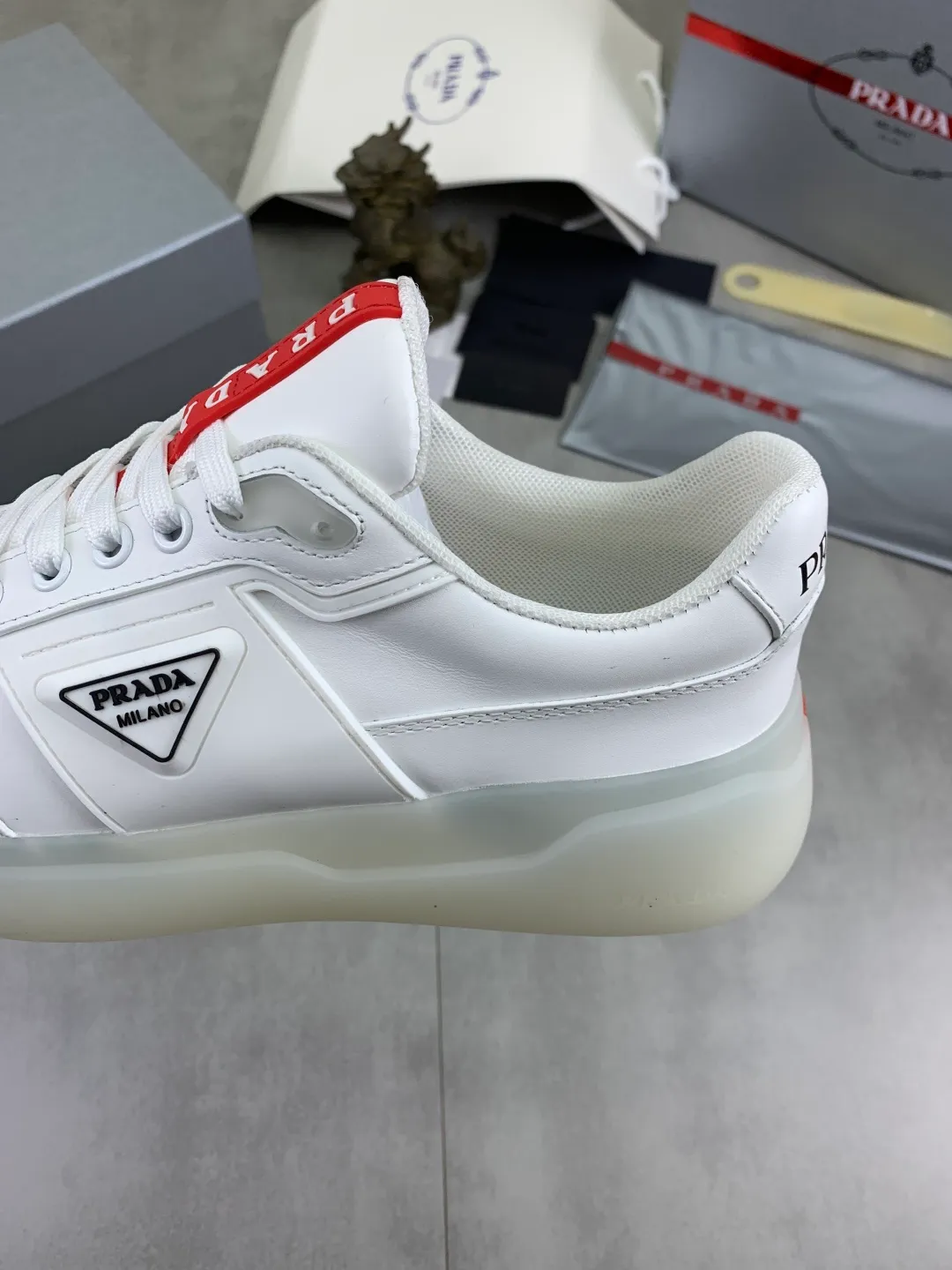 Men's men's shoes P600 💰【New style】Top quality, new popular models on the official website, which will never go out of style for a century, 🆘 The trendy brand (Prada) mainly promotes popular models, avant-garde and versatile fashionable men's shoes, privately molded, with cowhide splicing and 1:1 oil edge treatment... fashionable and simple, original imported cowhide with python skin, cowhide leather lining for feet; the atmosphere and personality are more fashionable, eye-catching and pursuing class. It will subvert the old idea and be a must-have for fashionistas who want to spend time with you! Must keep it! High-end comfortable and low-cost, high-end quality workmanship. Size: 38-45 4️⃣ colors available. full package